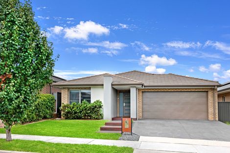 11 Lieutenant St, Jordan Springs, NSW 2747