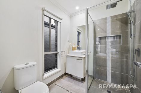 Property photo of 12 Roundhay Crescent Point Cook VIC 3030