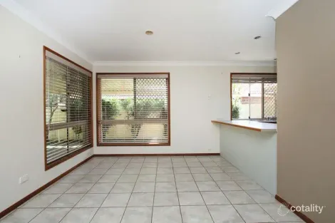 Property photo of 8 Minker Place Forest Lake QLD 4078