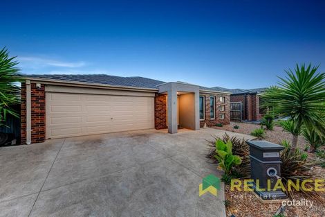 Property photo of 2 Carex Place Brookfield VIC 3338