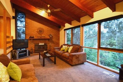 Property photo of 10 Dunstan Drive Hurstbridge VIC 3099