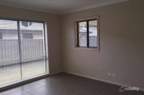 Property photo of 8 Kobe Street Ropes Crossing NSW 2760