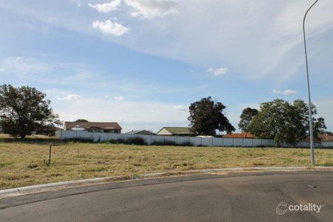 Property photo of 4 Isaac Court Dubbo NSW 2830