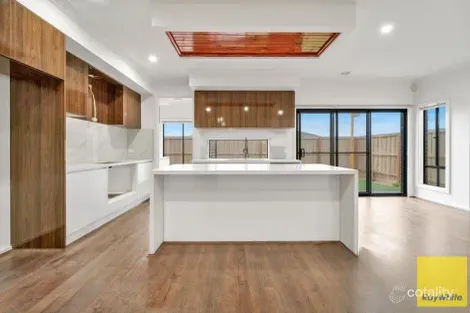 Property photo of 82 Exploration Avenue Werribee VIC 3030