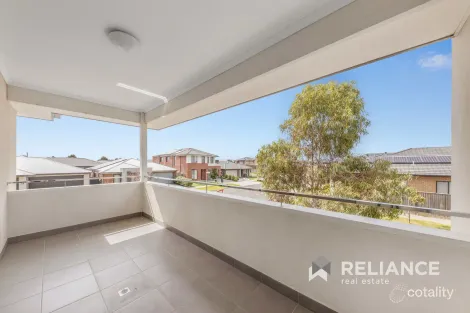 Property photo of 23 Jindalee Way Werribee VIC 3030