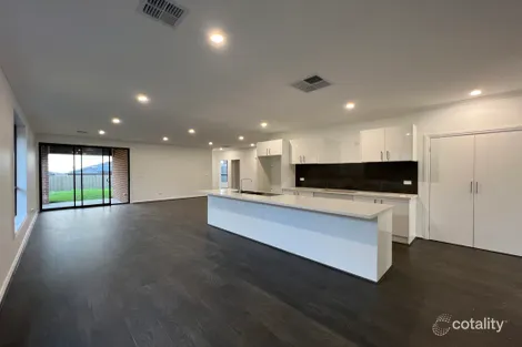 Property photo of 23 Koomba Crescent Greenvale VIC 3059