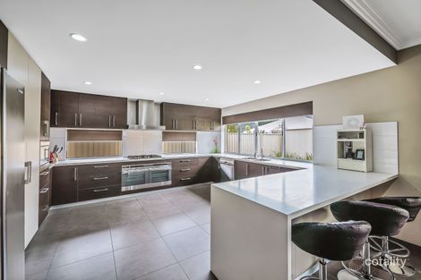 22 Plumeria Rise, Sinagra, WA 6065