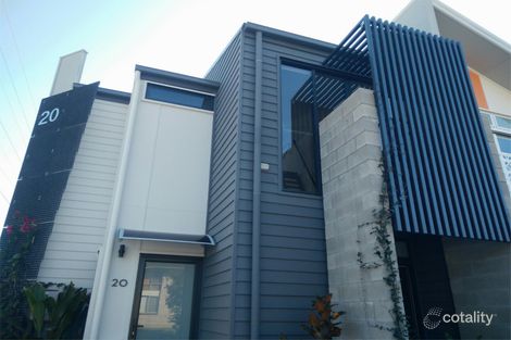 6 Lenneberg St, Southport, QLD 4215