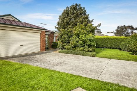 Property photo of 1 Capri Court Pakenham VIC 3810