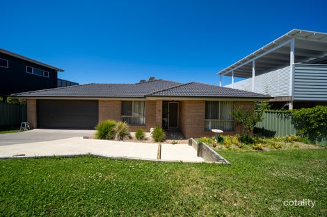 Property photo of 30 Gemini Way Narrawallee NSW 2539