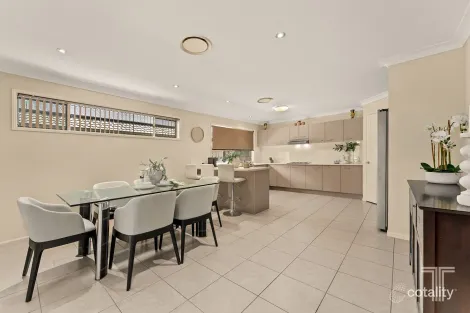 Property photo of 4 Kauri Street Carindale QLD 4152