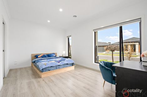 Property photo of 9 Rotie Street Wollert VIC 3750