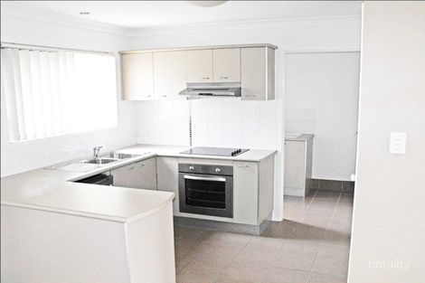 Property photo of 24/6-32 University Drive Meadowbrook QLD 4131