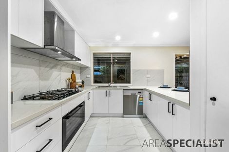 Property photo of 15 Godwin Crescent Cranbourne North VIC 3977