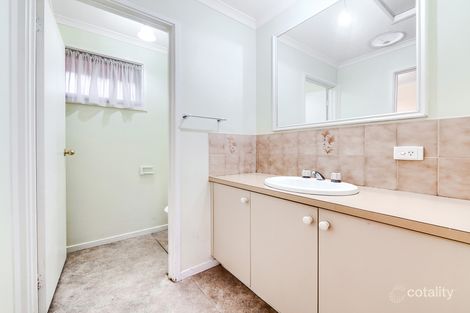 Property photo of 14 Hindmarsh Court Cranbourne North VIC 3977