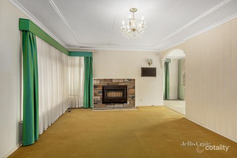 Property photo of 40 Chatsworth Quadrant Templestowe Lower VIC 3107