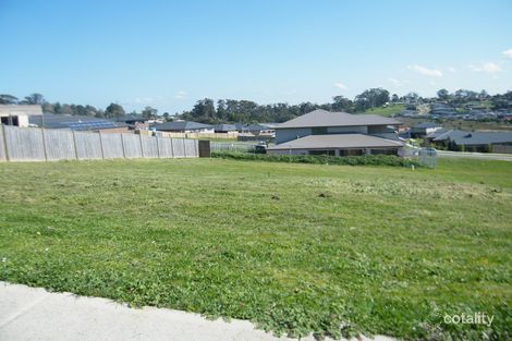 92 Jackson Dr, Drouin, VIC 3818