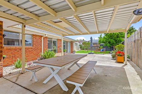 Property photo of 13 Pimelea Way Hillside VIC 3037