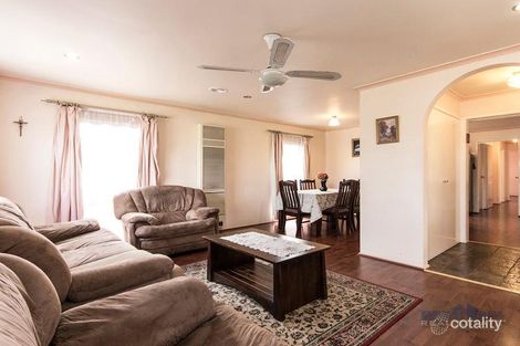 Property photo of 20 Strong Drive Hampton Park VIC 3976
