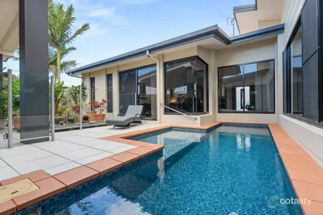 4 Dugong Ave, Pialba, QLD 4655