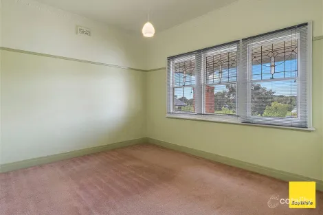 Property photo of 98 Mackenzie Street West Golden Square VIC 3555