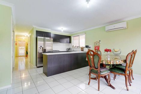 Property photo of 3 Richie Circuit Hillside VIC 3037