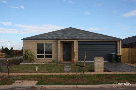 Property photo of 1 Lake Park Court Werribee VIC 3030