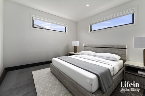 Property photo of 11 Grasslands Loop Keysborough VIC 3173