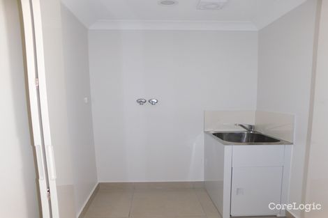 Property photo of 16 Donahue Close Prairiewood NSW 2176