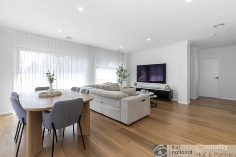 Property photo of 29 Scotsburn Way Endeavour Hills VIC 3802