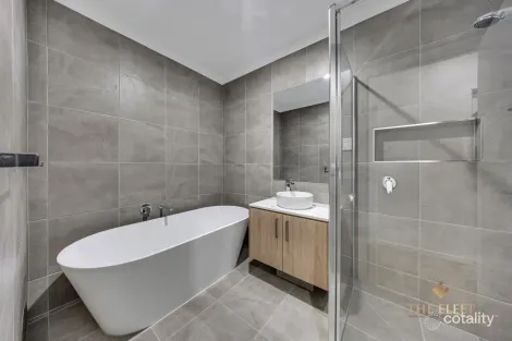 Property photo of 4 Kindness Road Tarneit VIC 3029