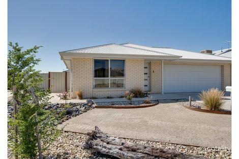 8 Maitland Cres, West Wodonga, VIC 3690