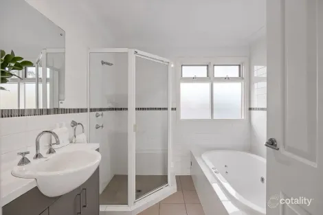 Property photo of 1B Winifred Avenue Black Forest SA 5035