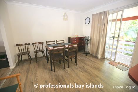 Property photo of 33 Halcyon Street Lamb Island QLD 4184