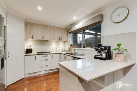 Property photo of 35 Bosco Close Narre Warren VIC 3805