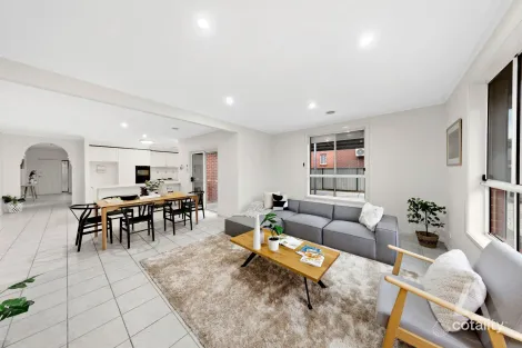Property photo of 9 Treemont Court Cairnlea VIC 3023