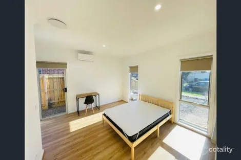 4 Elcan Ave, Cranbourne West, VIC 3977