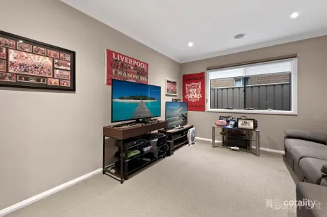 Property photo of 7 Leon Way Pakenham VIC 3810