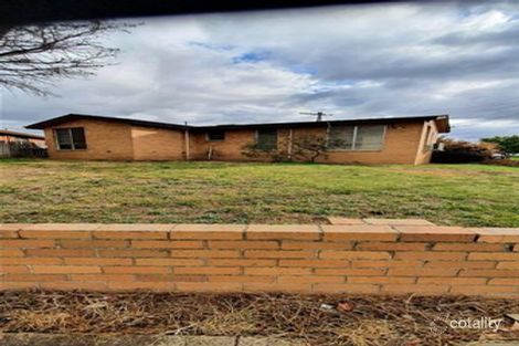 Property photo of 1 Crossley Crescent Coolaroo VIC 3048