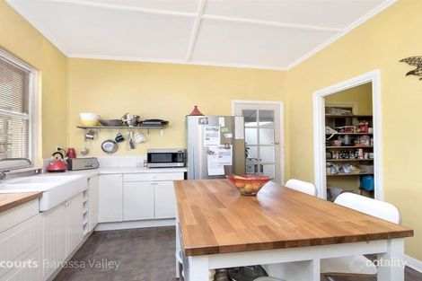 Property photo of 62 Moculta Road Angaston SA 5353