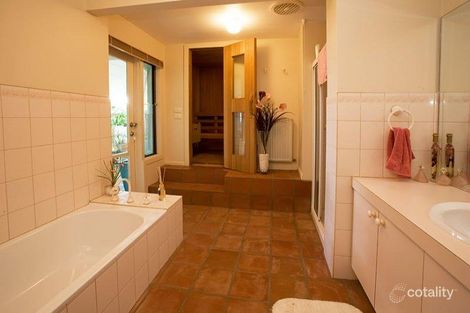 Property photo of 11 Beach Court Smiths Beach VIC 3922