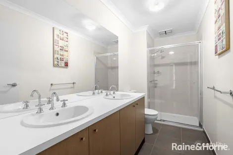 Property photo of 9 Dovetail Walk Tarneit VIC 3029