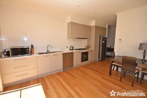 Property photo of 1 Cedar Close Mooroolbark VIC 3138