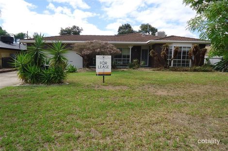 Property photo of 16 Overdale Drive Bourkelands NSW 2650