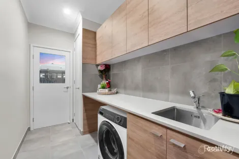 Property photo of 169 Belvedere Drive Spring Mountain QLD 4300