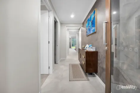 Property photo of 169 Belvedere Drive Spring Mountain QLD 4300