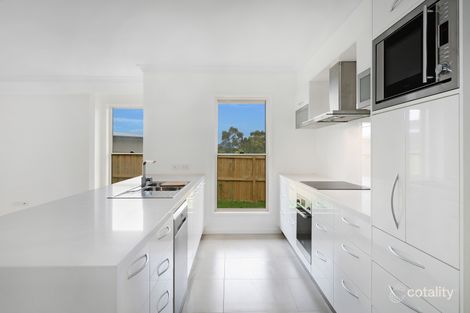 Property photo of 17 Endeavour Circuit Moss Vale NSW 2577