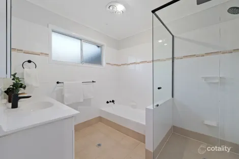 Property photo of 35 Dunbil Avenue Ferny Hills QLD 4055