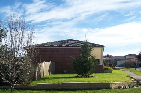 54 Sandalwood Dr, Narre Warren, VIC 3805