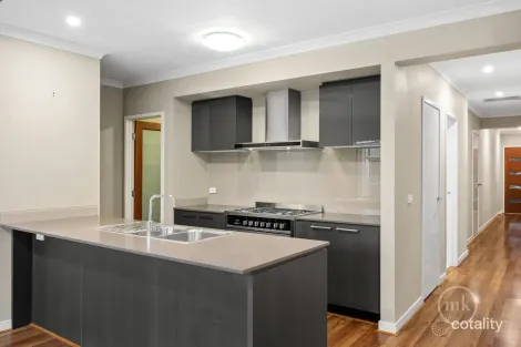 Property photo of 28 Outback Drive Doreen VIC 3754
